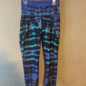 Fabletics Crop Leggings (Blue Pattern)